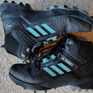 Adidas Terrex Black and Teal Hiking Boots Womens Size 8 Pre Owned
